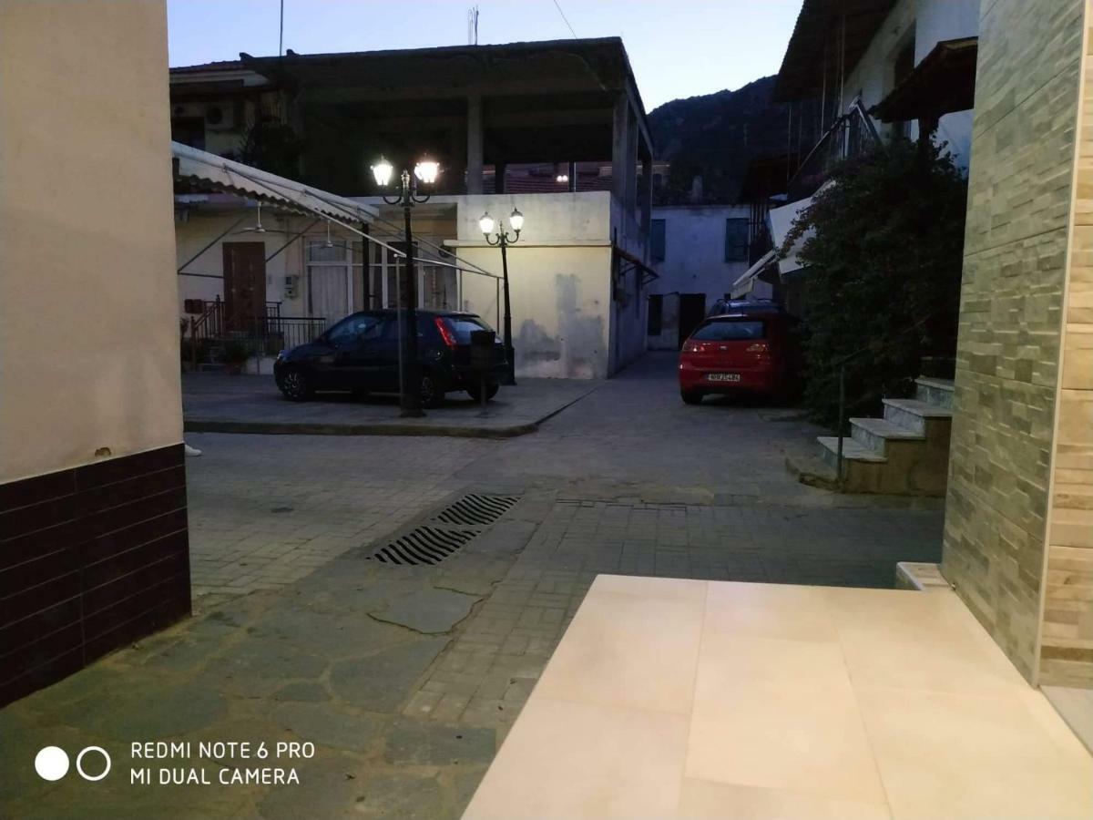Lavim Apartments 2 Сикия Экстерьер фото